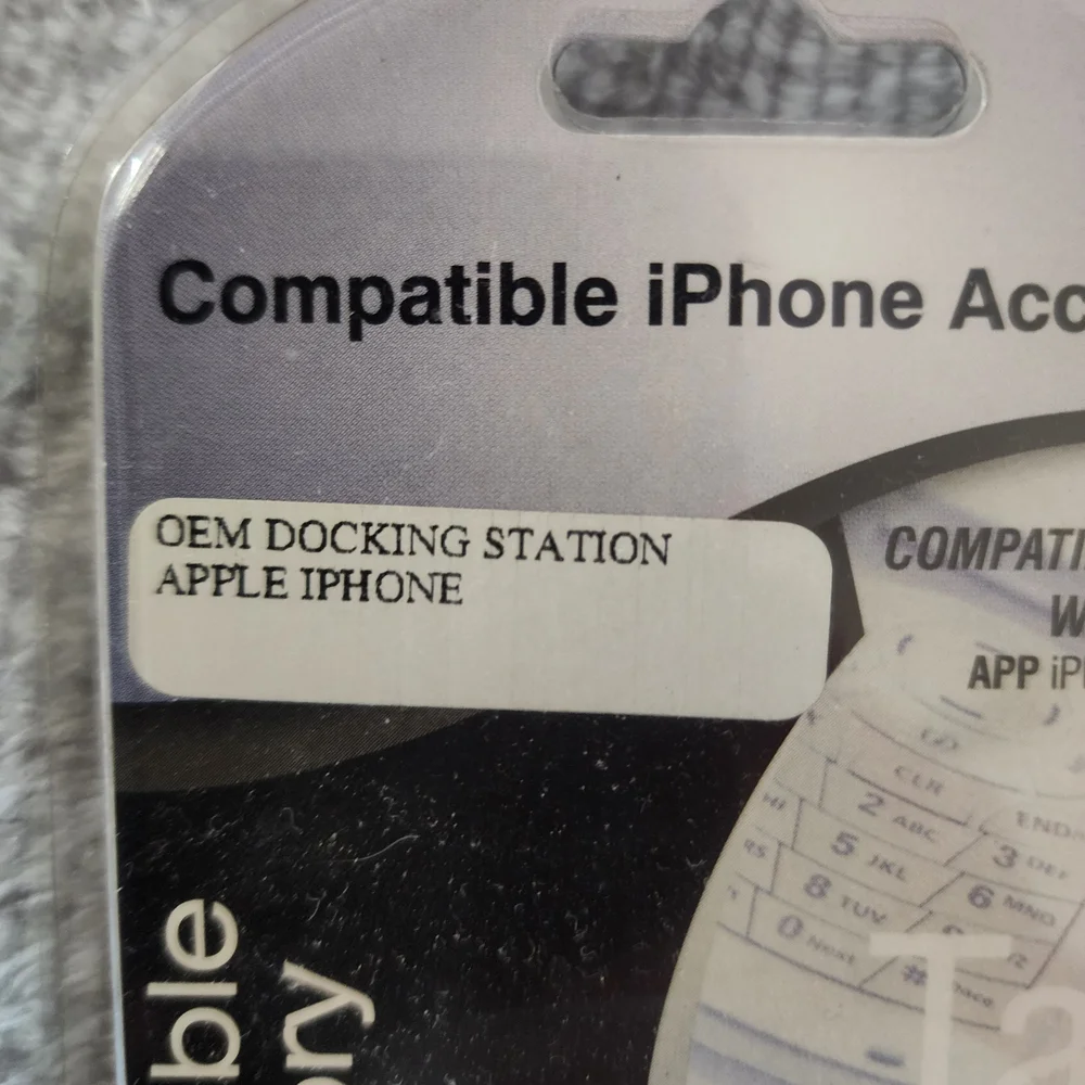 Apple White iPhone Dock early model iPhones that used the 30-pin dock connector